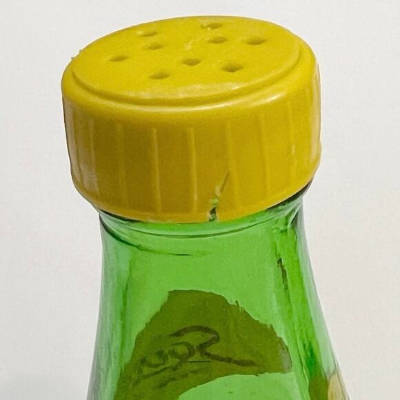 Mini Squirt Salt & Pepper shaker soda pop bottles. Collectible, Novelty Mexico - Picture 8 of 8